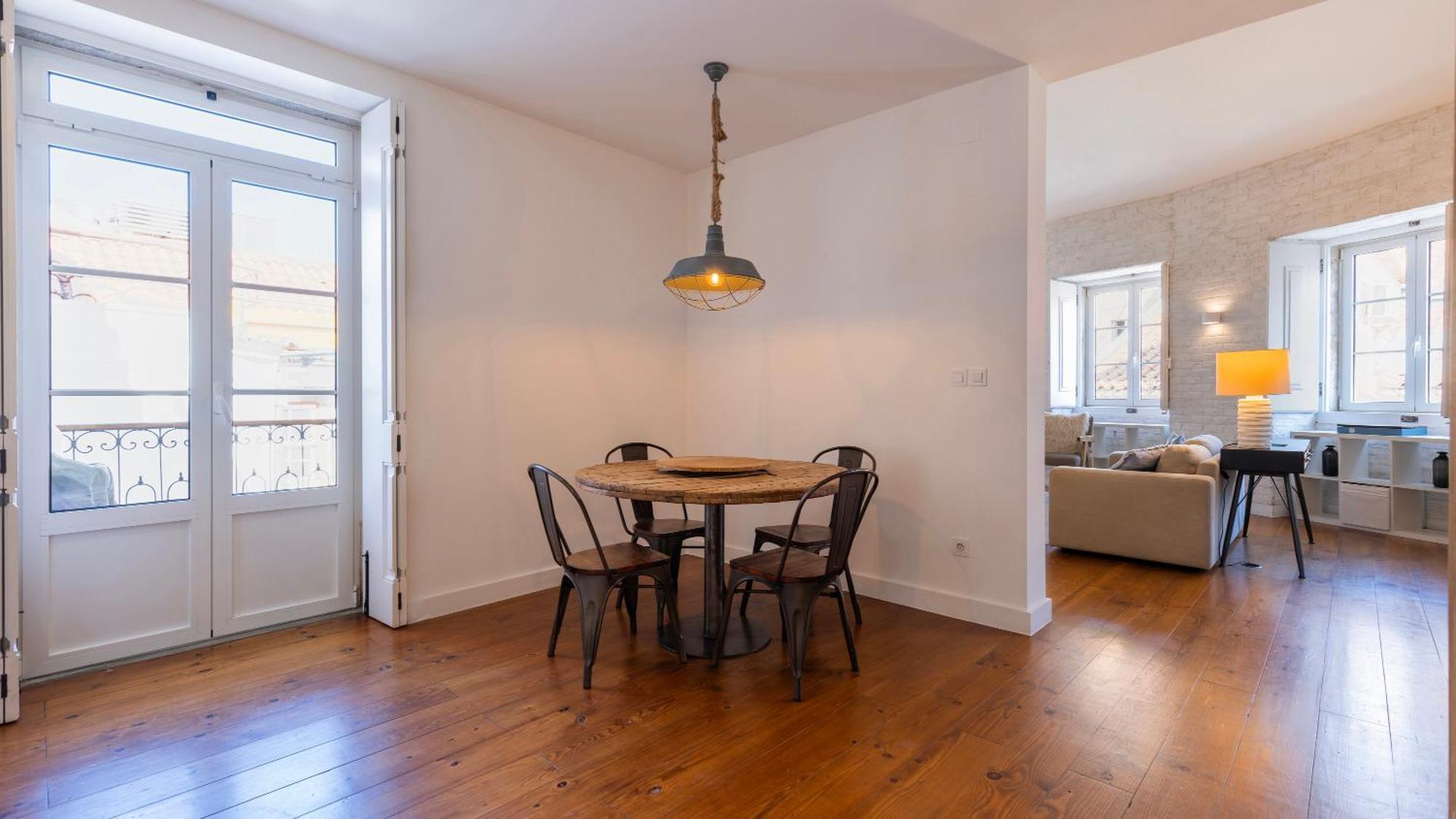 Charming 3Bdr Duplex In City Center By Lovelystay Лиссабон Экстерьер фото