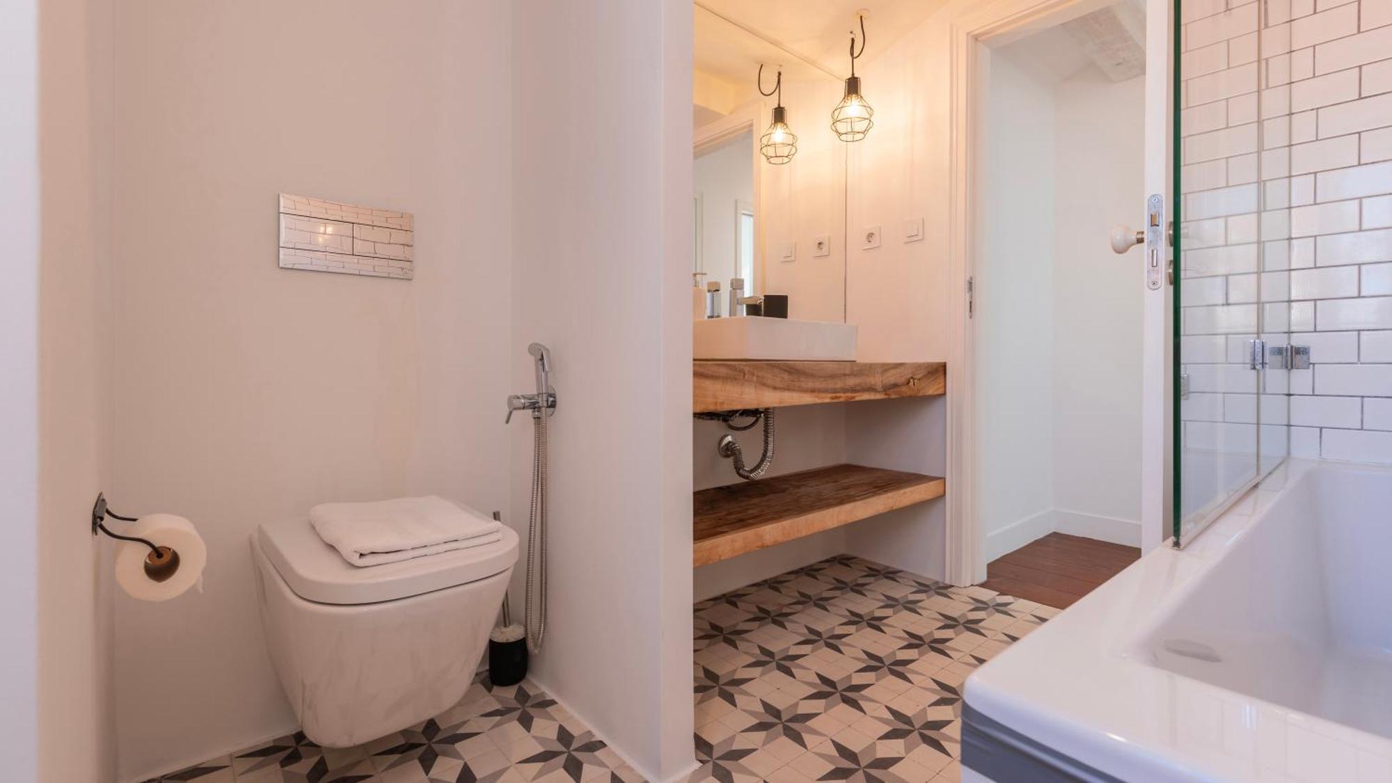 Charming 3Bdr Duplex In City Center By Lovelystay Лиссабон Экстерьер фото