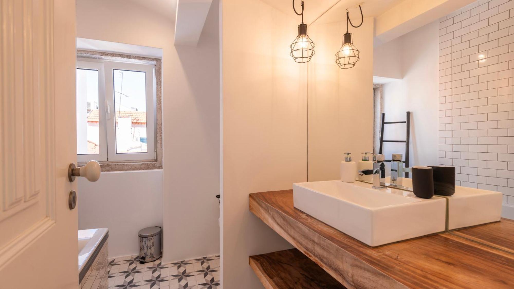 Charming 3Bdr Duplex In City Center By Lovelystay Лиссабон Экстерьер фото
