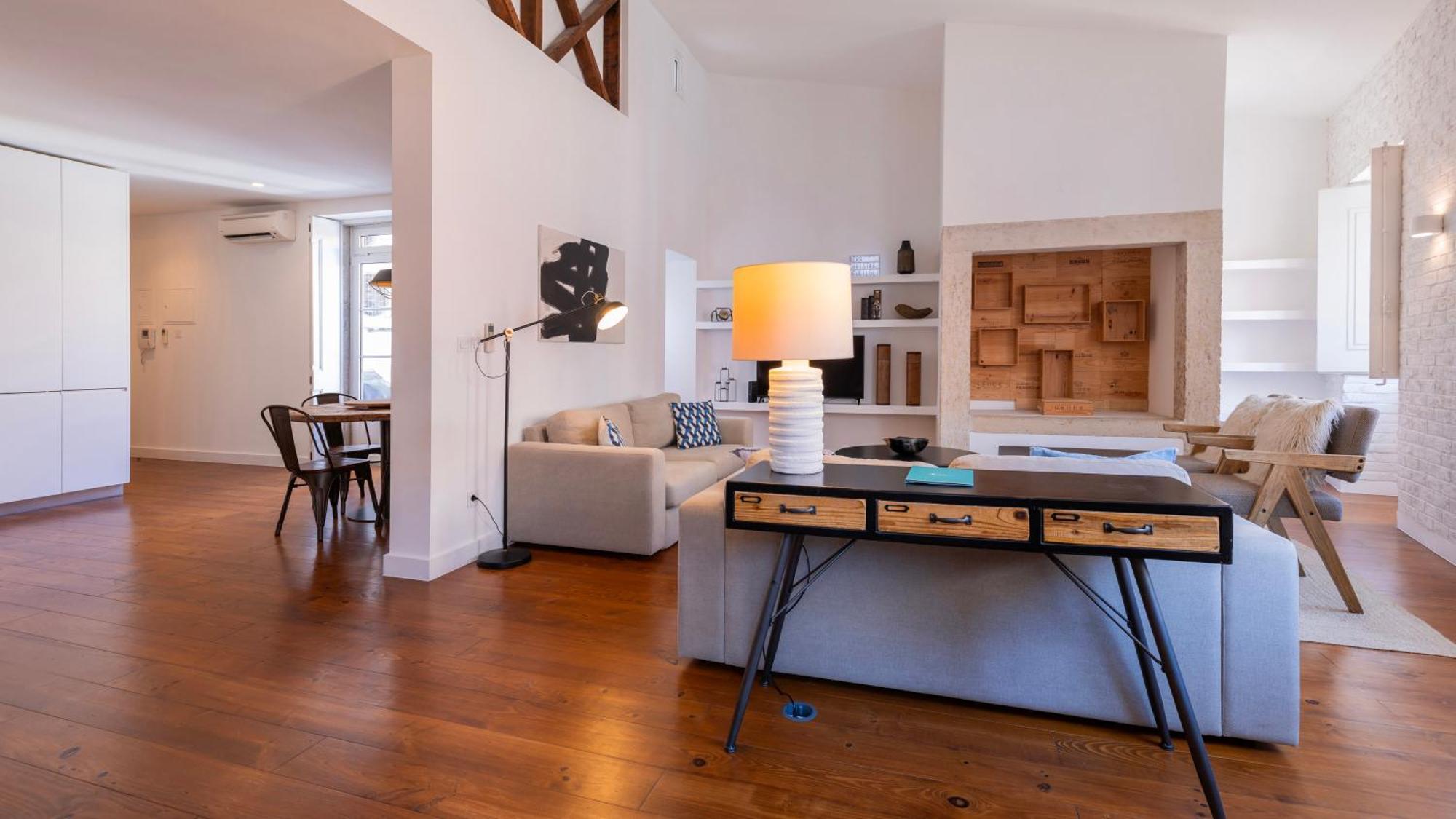 Charming 3Bdr Duplex In City Center By Lovelystay Лиссабон Экстерьер фото