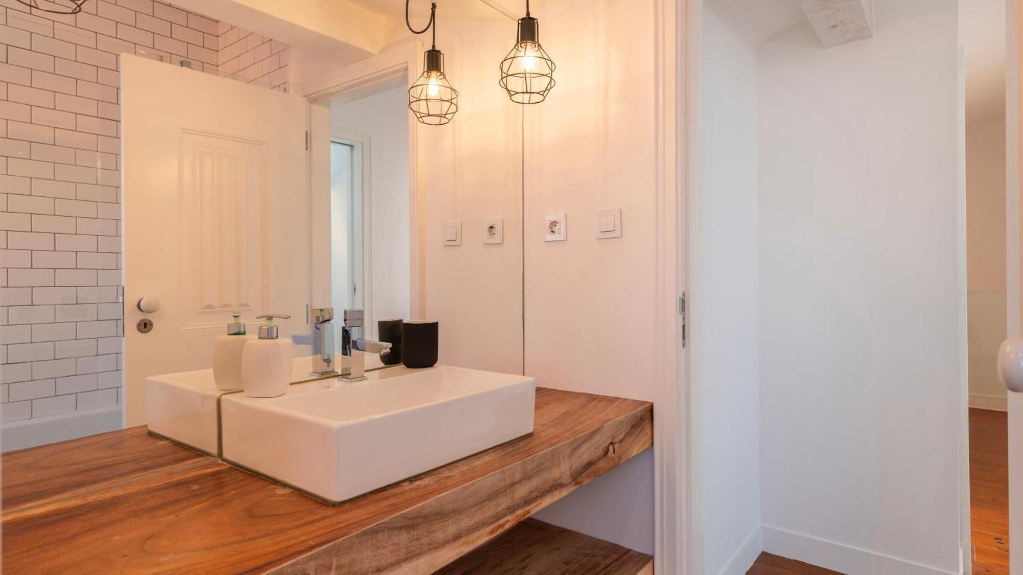 Charming 3Bdr Duplex In City Center By Lovelystay Лиссабон Экстерьер фото