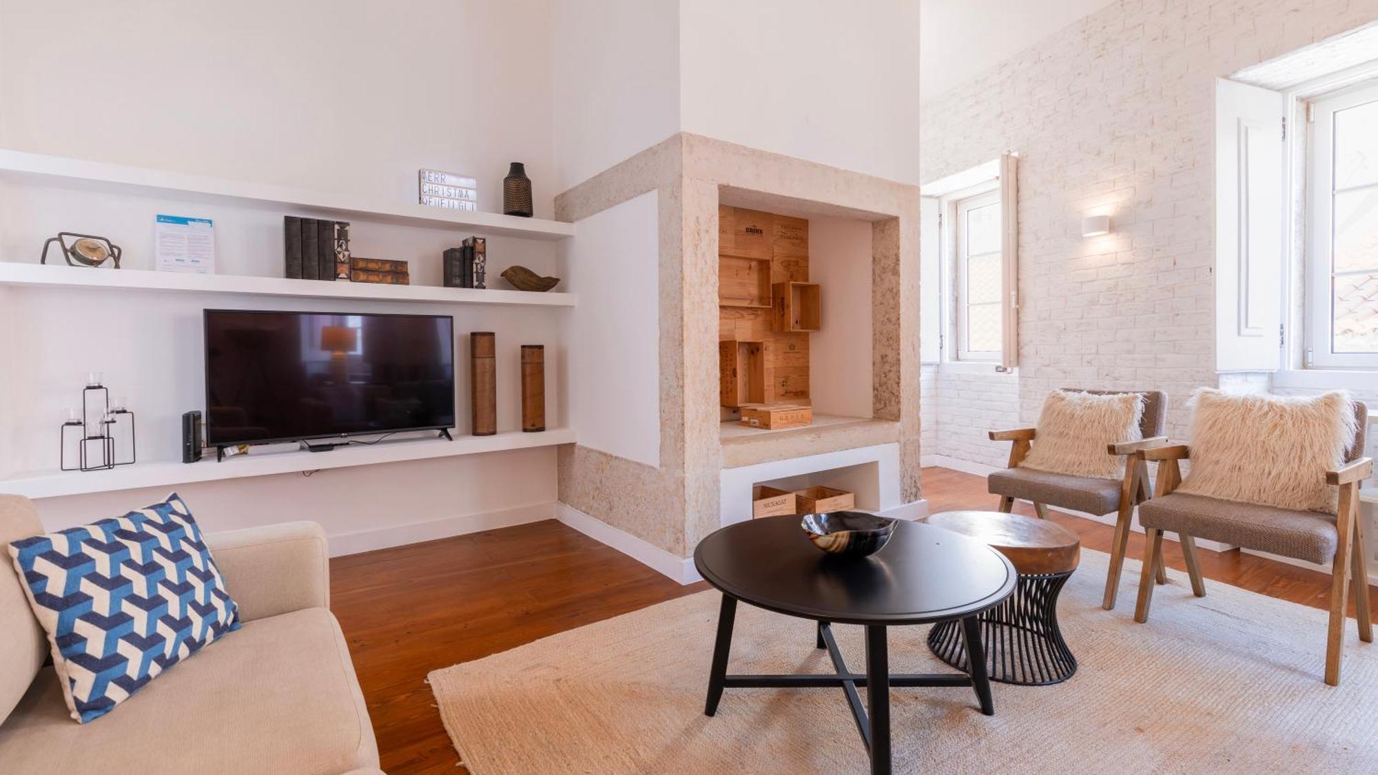 Charming 3Bdr Duplex In City Center By Lovelystay Лиссабон Экстерьер фото